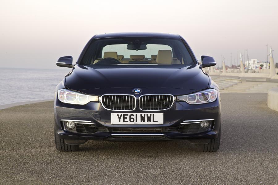  BMW 335iLuxury 2012 года  (UK) (фото 30 из 33)